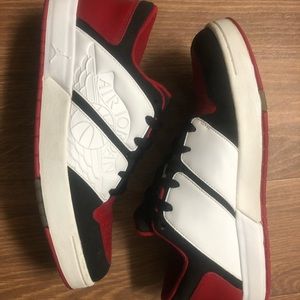 Jordan NU RETRO 1 LOW